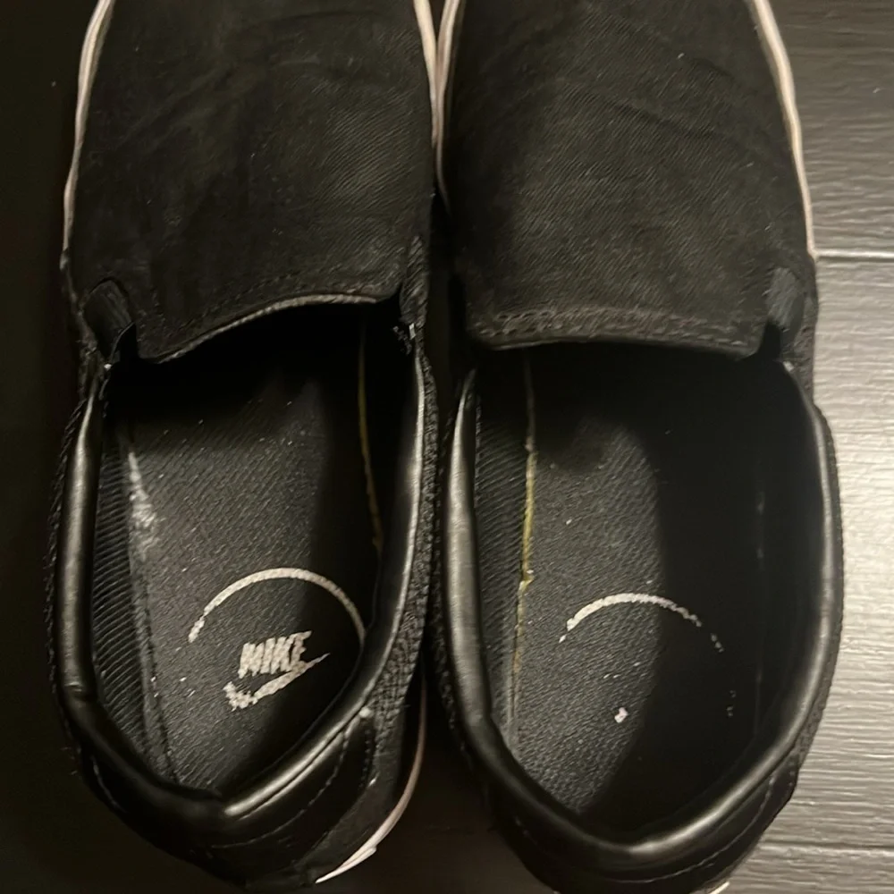 Nike Womens Court‎ Royale AC Canvas Slip On Shoes Black White 11
